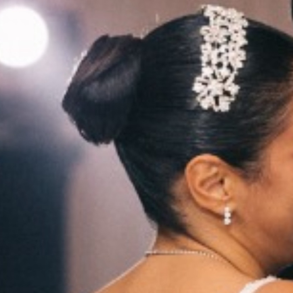 Elegant Silver Floral Hairpiece for wedding crown